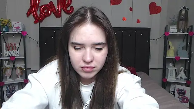 Snapshot of LauraHlot chatting on 03.07.25 LauraHlot online show from 03.07.25