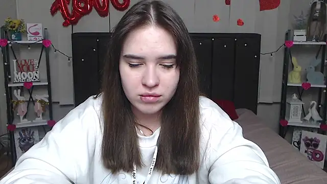 Snapshot of LauraHlot chatting on 03.07.25 LauraHlot online show from 03.07.25