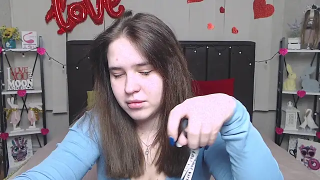 Snapshot of LauraHlot chatting on 03.09.25 LauraHlot online show from 03.09.25