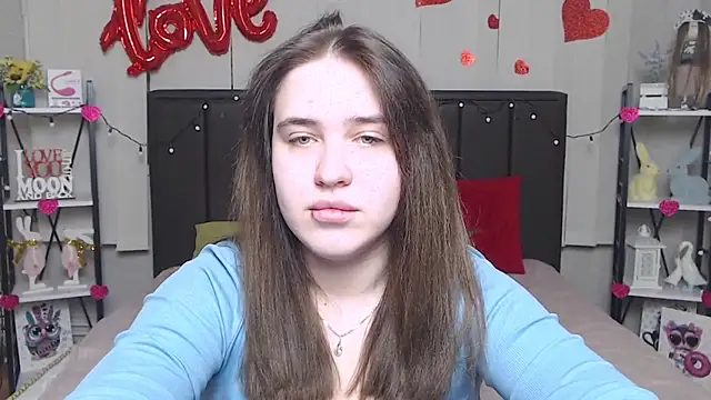 Snapshot of LauraHlot chatting on 03.10.25 LauraHlot online show from 03.10.25