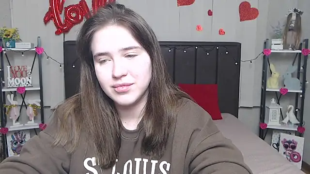 Snapshot of LauraHlot chatting on 03.10.25 LauraHlot online show from 03.10.25