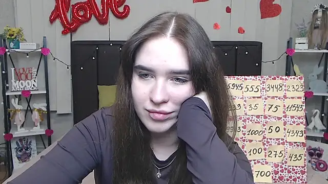 Snapshot of LauraHlot chatting on 03.12.25 LauraHlot online show from 03.12.25