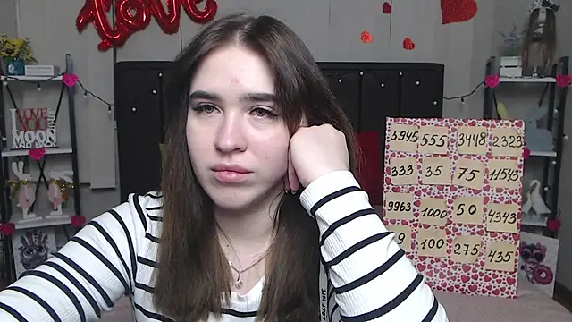 Snapshot of LauraHlot chatting on 03.14.25 LauraHlot online show from 03.14.25