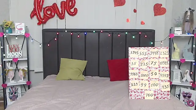 Snapshot of LauraHlot chatting on 03.19.25 LauraHlot online show from 03.19.25