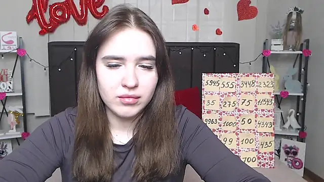 Snapshot of LauraHlot chatting on 03.21.25 LauraHlot online show from 03.21.25