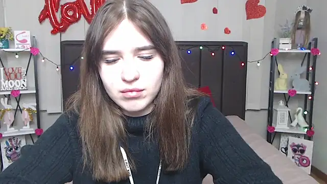 Snapshot of LauraHlot chatting on 03.22.25 LauraHlot online show from 03.22.25