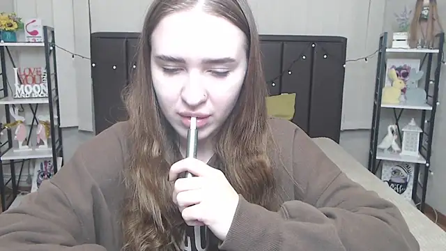 Snapshot of LauraHlot chatting on 10.01.25 LauraHlot online show from 10.01.25