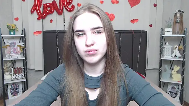 LauraHlot online show from 03.28.26