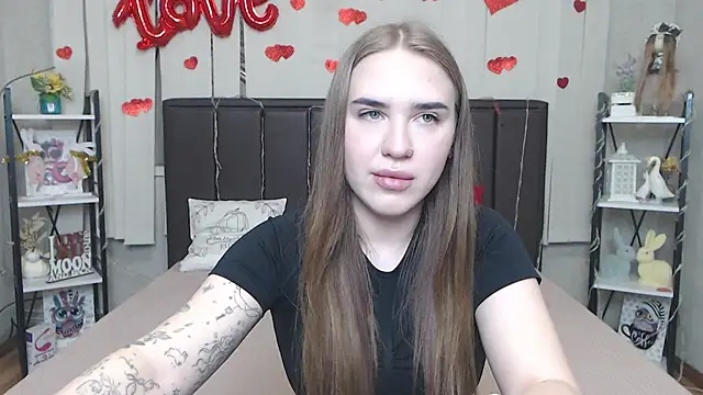 LauraHlot online show from 04.04.26