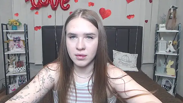 LauraHlot online show from 05.08.26