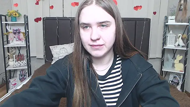 LauraHlot online show from 05.31.26