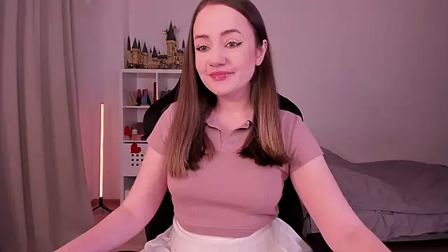 WalkingGirl online show from 02.16.25