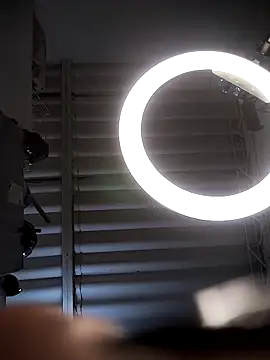 Linda Lars online show from 10.24.25