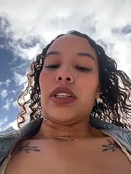 MarieLeon online show from 01.15.26