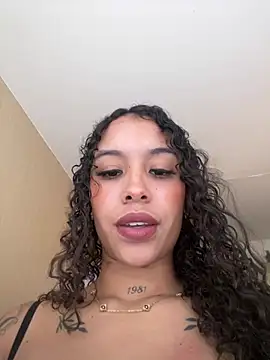Snapshot of MarieLeon chatting on 05.16.26 MarieLeon online show from 05.16.26