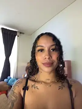 Snapshot of MarieLeon chatting on 05.24.26 MarieLeon online show from 05.24.26