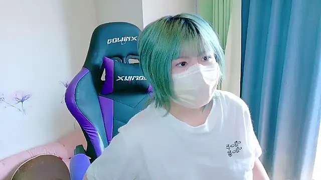 Snapshot of hazuki_8008 chatting on 09.17.25 hazuki 8008 online show from 09.17.25