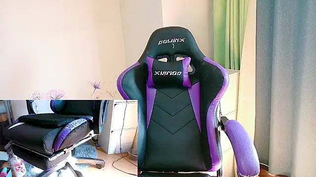 Snapshot of hazuki_8008 chatting on 10.30.25 hazuki 8008 online show from 10.30.25