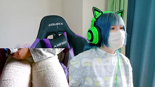 Snapshot of hazuki_8008 chatting on 11.13.25 hazuki 8008 online show from 11.13.25