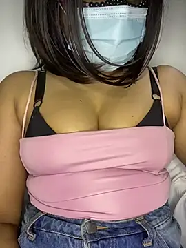 Snapshot of Shadow_Girl007 chatting on 01.12.25 Shadow Girl007 online show from 01.12.25