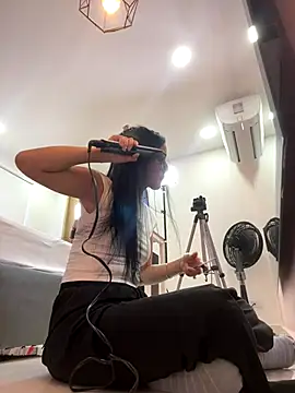 ariel jonees online show from 12.02.25