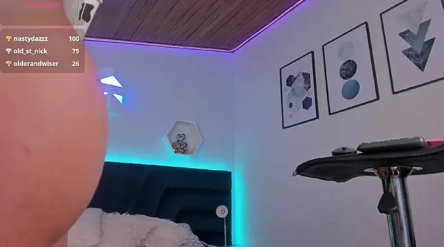  gia rose online show from 02.04.25