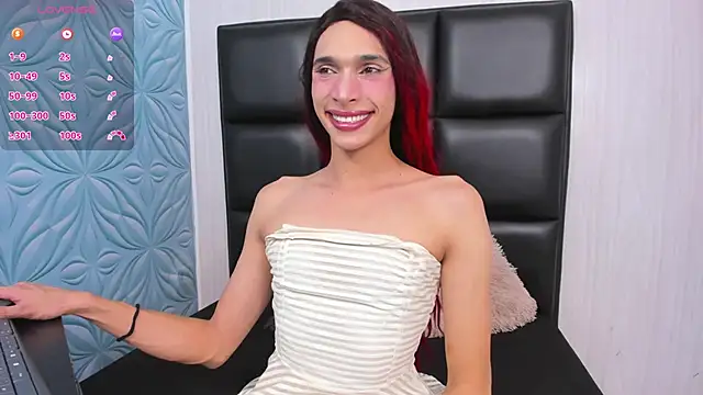 Snapshot of Milk_max_18 chatting on 02.14.25 Milk max 18 online show from 02.14.25