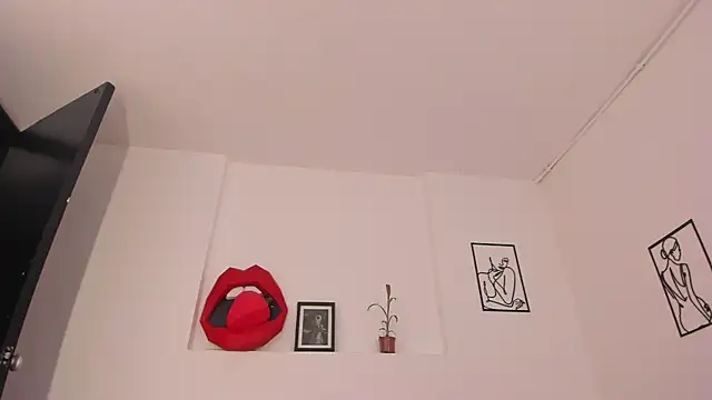 Snapshot of cloehonney chatting on 02.12.25 cloehonney online show from 02.12.25