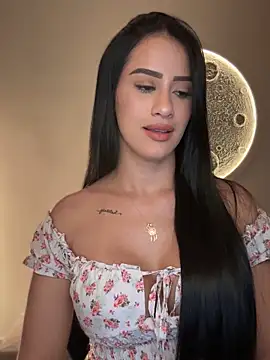 Snapshot of SarahhSmitth1 chatting on 10.18.25 SarahhSmitth1 online show from 10.18.25