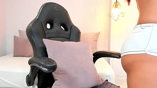 anny tayloor online show from 12.11.24