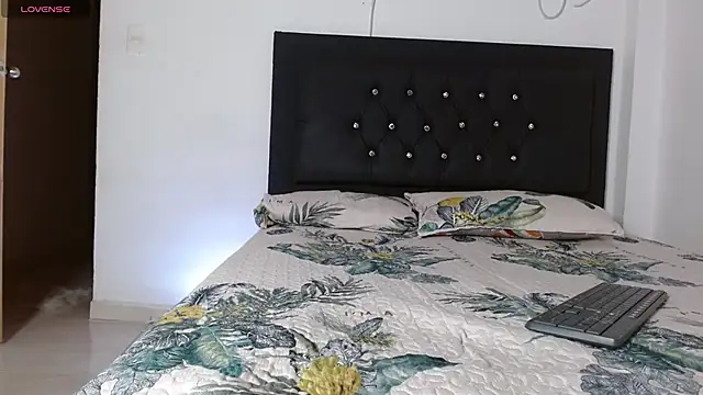 Snapshot of Adele_Rush chatting on 09.18.25 Adele Rush online show from 09.18.25