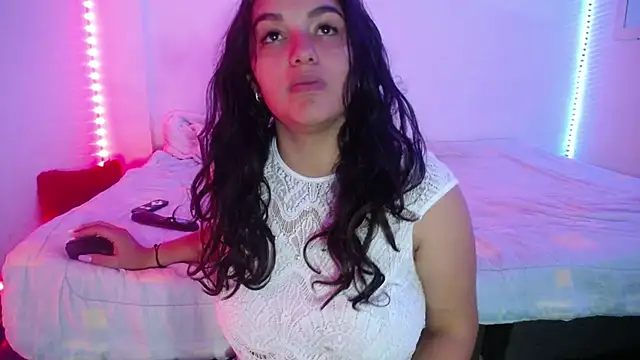 Laurenkenner  online show from 03.13.25