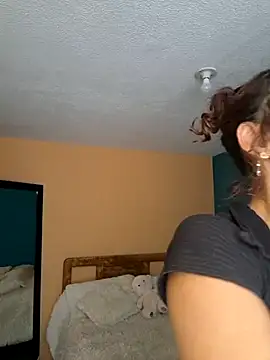 Snapshot of Tomoe_b chatting on 01.13.25 Tomoe b online show from 01.13.25