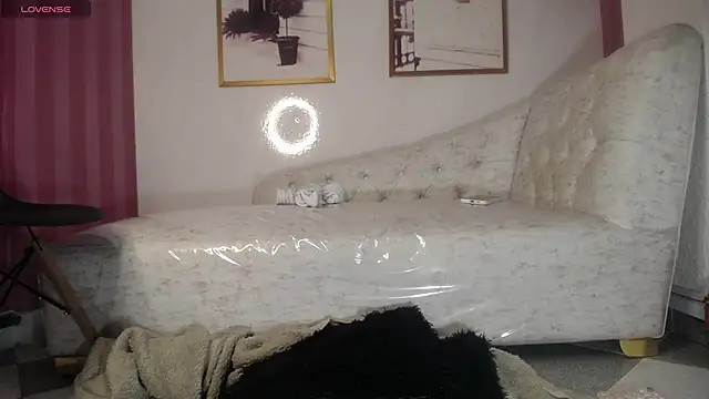 Snapshot of Tomoe_b chatting on 01.29.25 Tomoe b online show from 01.29.25