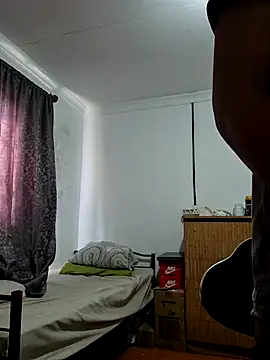 Snapshot of 29YOURZ_28_ chatting on 11.26.25 29YOURZ 28 online show from 11.26.25