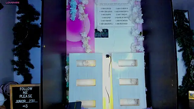 juniior 2311  online show from 02.17.25