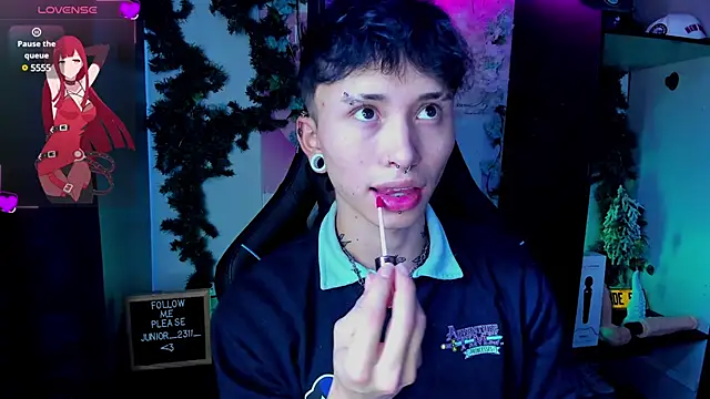 juniior 2311  online show from 03.14.25