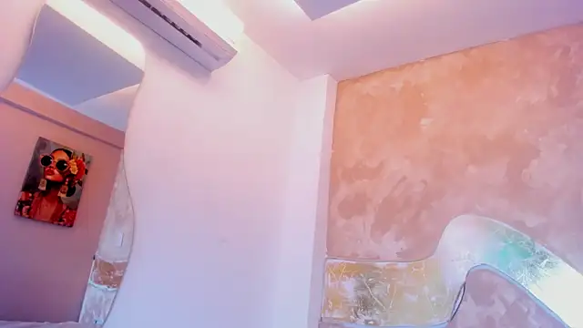 melaniecooperr online show from 10.26.25