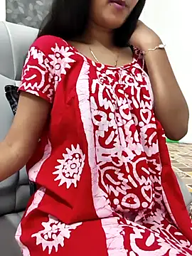 Snapshot of yhona_darling chatting on 05.15.26 yhona darling online show from 05.15.26