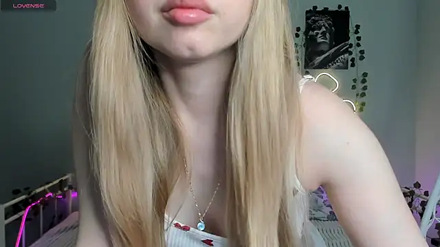 Snapshot of Melissa_babs chatting on 03.10.25 Melissa babs online show from 03.10.25