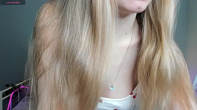 Snapshot of Melissa_babs chatting on 03.23.25 Melissa babs online show from 03.23.25