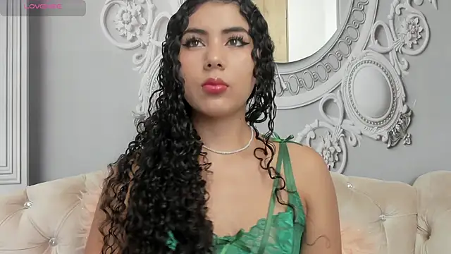 Snapshot of joselyn_sexy_ chatting on 02.15.25 joselyn sexy online show from 02.15.25