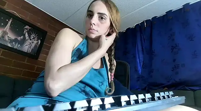 Snapshot of ValeriaLacrozee chatting on 01.13.25 ValeriaLacrozee online show from 01.13.25