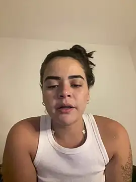 rebeccaareys online show from 02.02.25