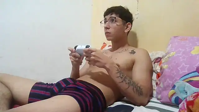 Snapshot of Dillom420 chatting on 12.13.24 Dillom420 online show from 12.13.24