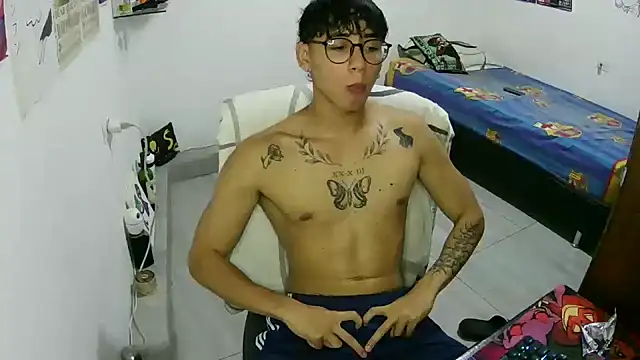 Snapshot of Dillom420 chatting on 10.09.25 Dillom420 online show from 10.09.25