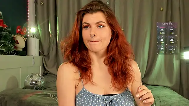 Snapshot of ginavontease chatting on 12.16.24 ginavontease online show from 12.16.24