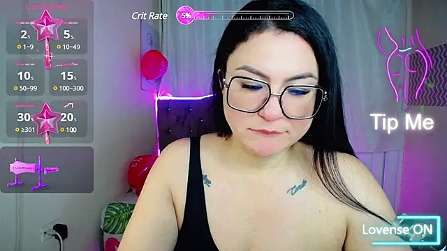 Snapshot of _curvy_latina chatting on 02.11.25 curvy latina online show from 02.11.25