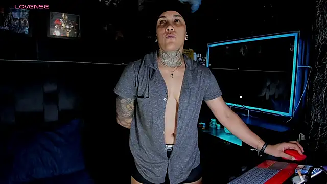 ZhoeStrong online show from 04.10.26