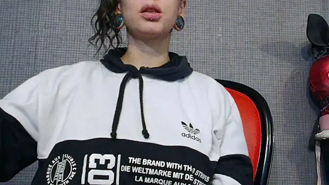 Snapshot of LusstCruella chatting on 03.06.25 LusstCruella online show from 03.06.25